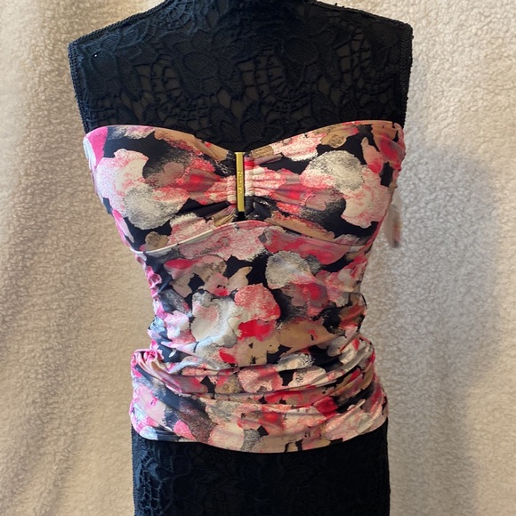 Calvin Klein Swim Top. Size Medium. NWT - Picture 8 of 13